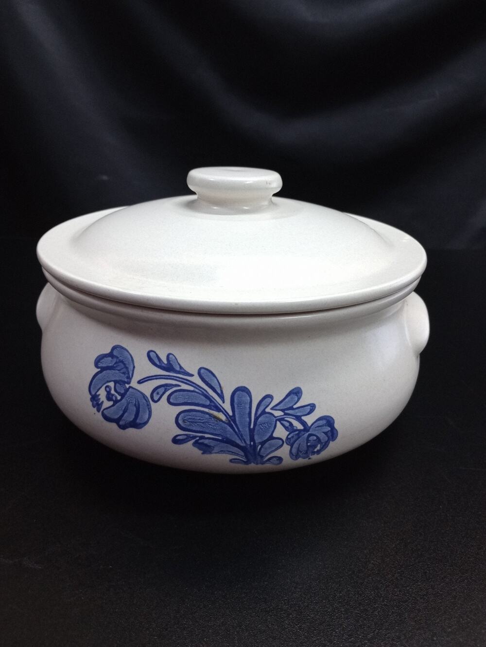 Pfaltzgraff Yorktowne 2 Quart Covered Casserole Dish with Lid #315